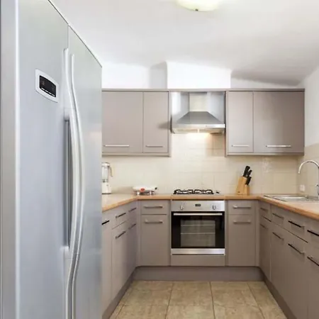 Sleeps 9 Pool Air Con Wifi Villa *