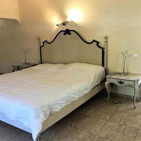 Villa Sleeps 9 Pool Air Con Wifi